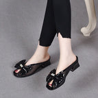 Black / 35