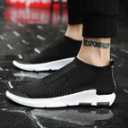 Black / 10